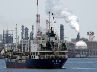 Süper Japon tankeri Hürmüz Boğazı'ndan geçti