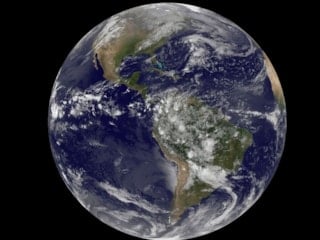 Bilim insanları uyardı: Dünya'nın alçak yörüngesi aniden çökebilir