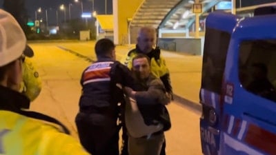 Bursa'da alkollü yakalandı: Polise hakaretten gözaltına alındı