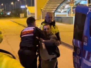 Bursa'da alkollü yakalandı: Polise hakaretten gözaltına alındı