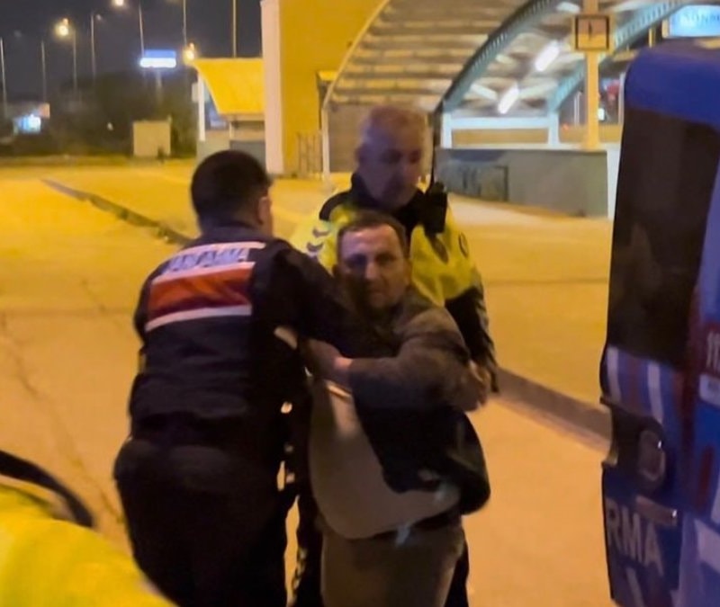 Bursa'da alkollü yakalandı: Polise hakaretten gözaltına alındı