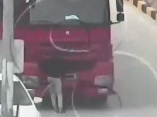 Hatay'da kurallara uymayan sürücü polisten kaçamadı