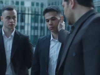 Eşref Raconu Gençler İçin Kesti: Siz Vatana Hayırlı Evlat Olacaksınız