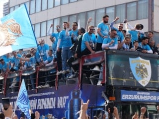 Erzurumspor FK şampiyonluk turu attı