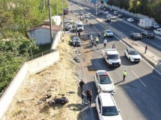 İzmir'de freni patlayan tır 6 araca çarptı: Ölü ve yaralılar var