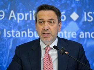 Alparslan Bayraktar'dan Özgür Özel'e: Bu konuda hiçbir şey bilmiyorsunuz