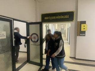 Kocaeli'de evden nakit para çalan kadın yakalandı