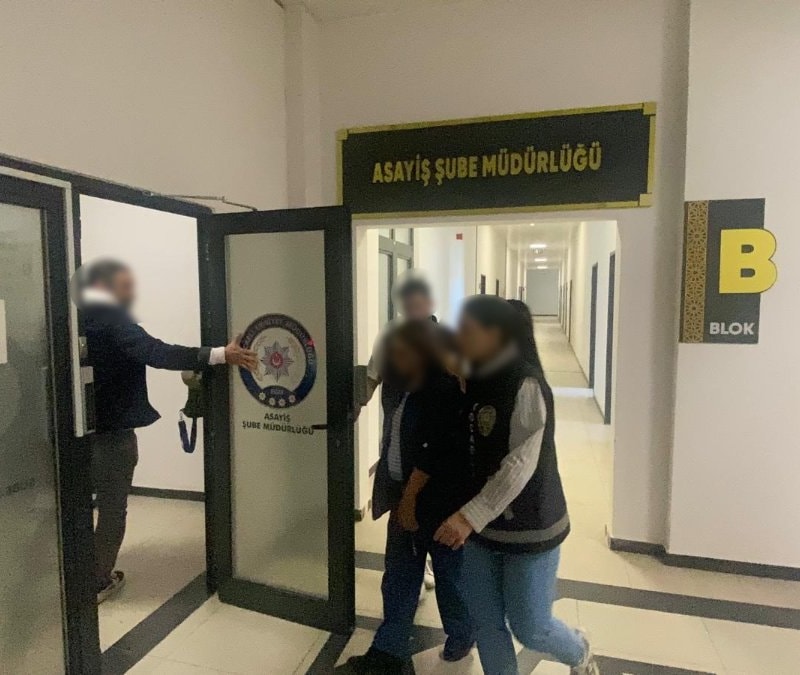 Kocaeli'de evden nakit para çalan kadın yakalandı