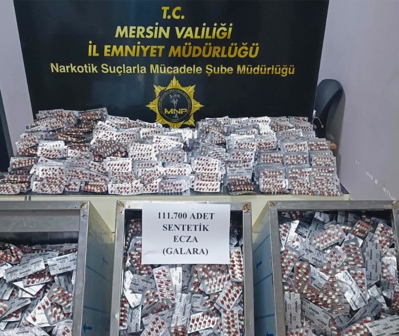 Mersin'de 111 bin sentetik ecza ele geçirildi: 2 tutuklama