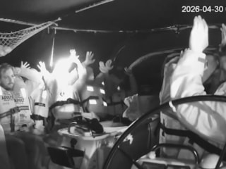 Global Sumud Filosu, İsrail savaş gemilerince abluka altına alındı