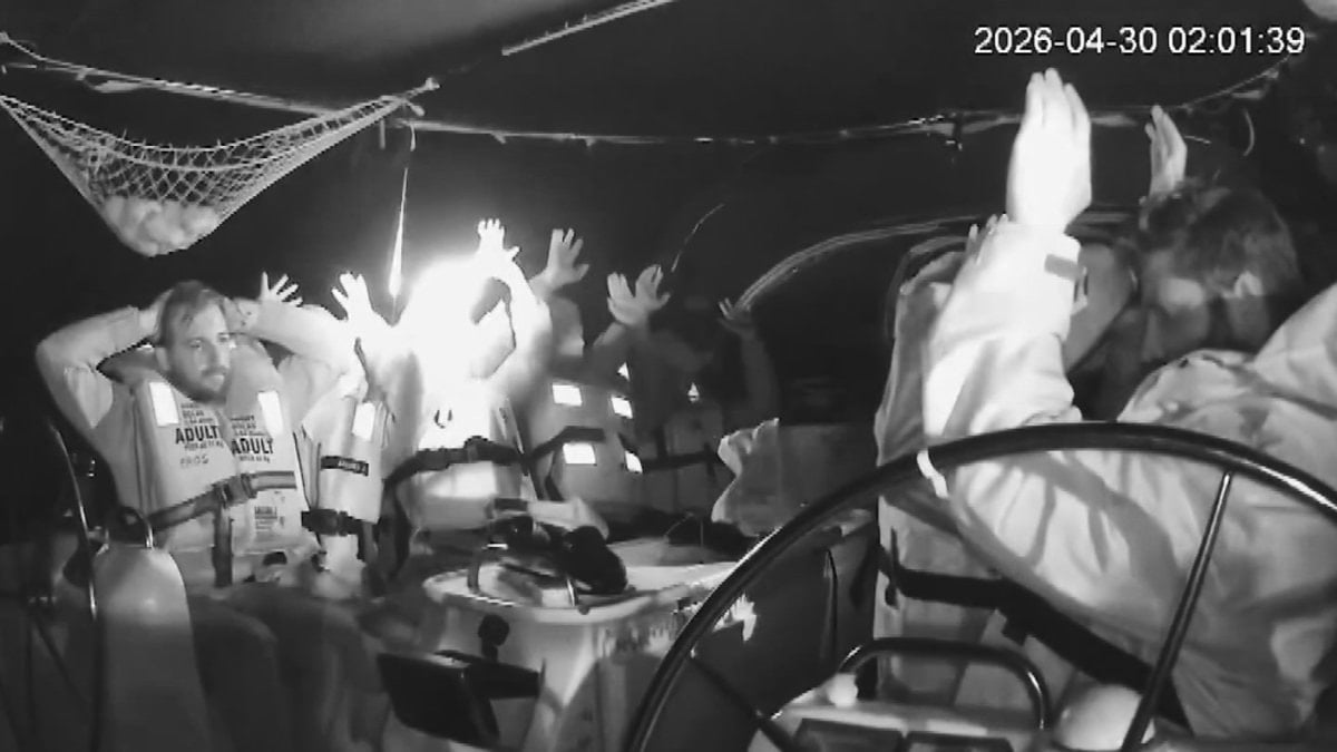 Global Sumud Filosu, İsrail savaş gemilerince abluka altına alındı