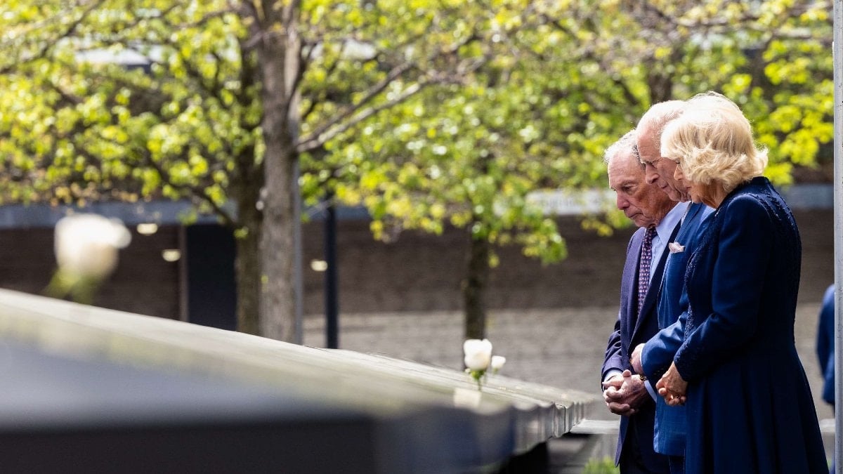 İngiltere Kralı III. Charles 11 Eylül Anıtı’nı ziyaret etti