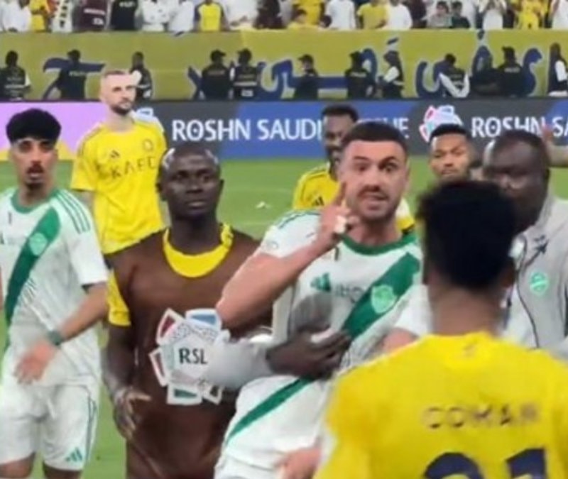 Merih Demiral maç sonu çılgına döndü