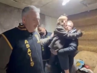 Bursa'da 7 yıl boyunca alıkonulan çocuk annesine kavuştu