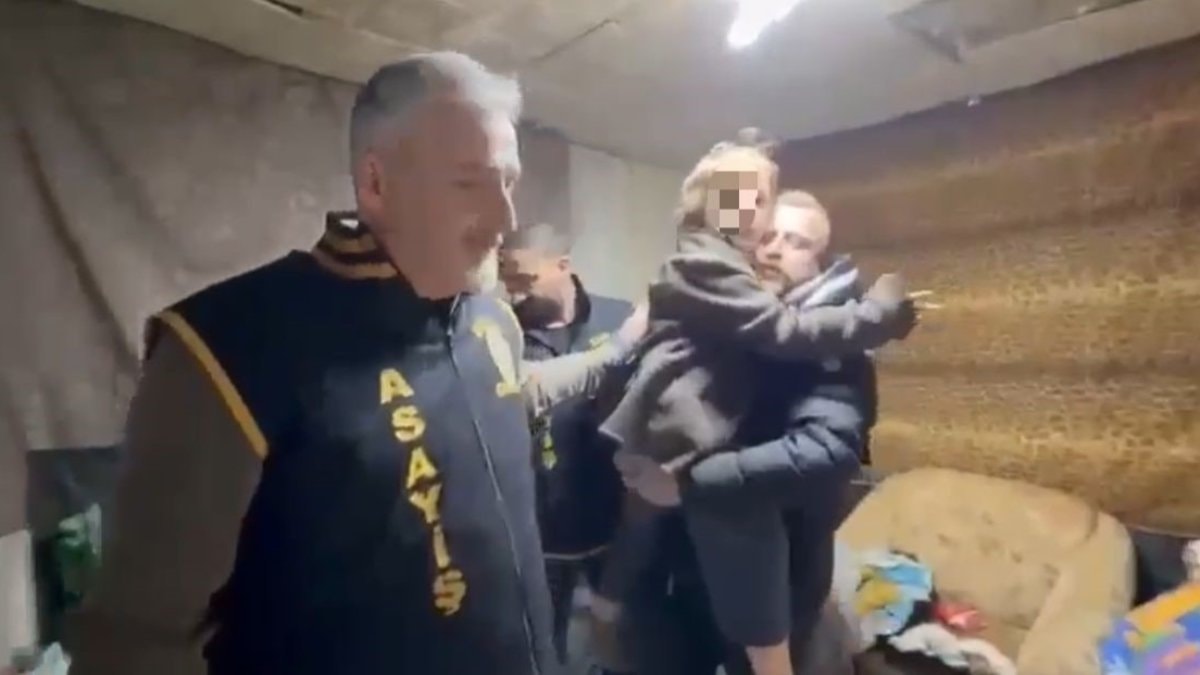 Bursa'da 7 yıl boyunca alıkonulan çocuk annesine kavuştu