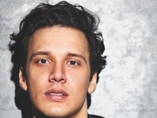 Şarkıcı Edis imaj tazeledi! Yeni görüntüsü çok beğenildi