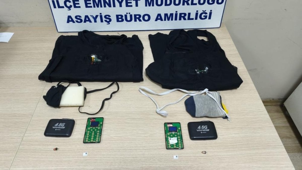 Hatay’da kopya düzenekli ehliyet sınavı girişimi: 2 kardeş yakalandı