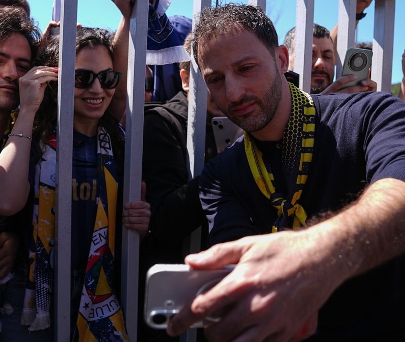Fenerbahçe'de veda farkı: Jose Mourinho ve Domenico Tedesco...