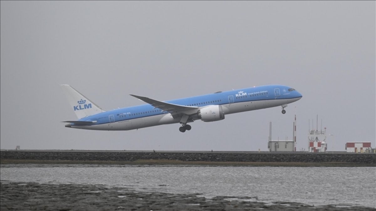 Air France-KLM, yükselen yakıt maliyetlerine karşın hedef küçülttü