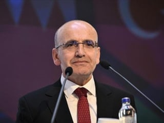 Mehmet Şimşek: Turizm sektörü dirençli görünümünü koruyor