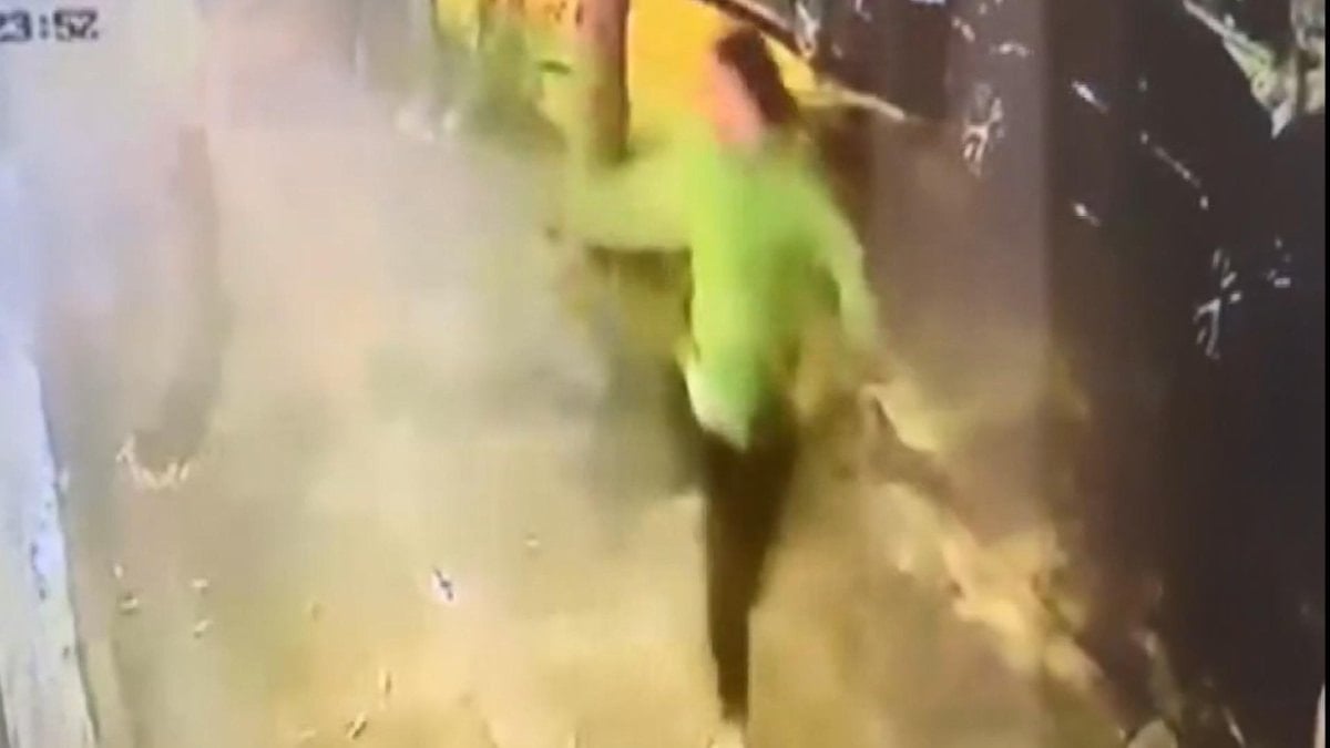 İstanbul'da mekandan çıkarılınca işletmeye ateş açtı: Polis etkisiz hale getirdi