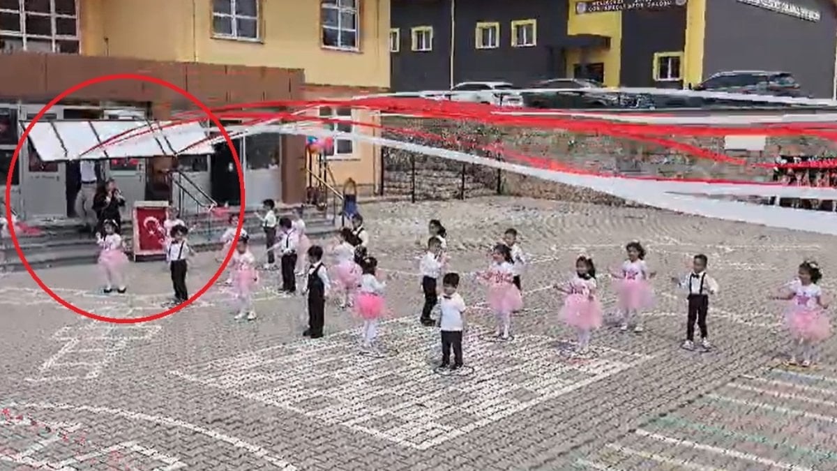 Kayseri’de anaokulunda öğretmen ve öğrencilerin üzerine tabela düştü