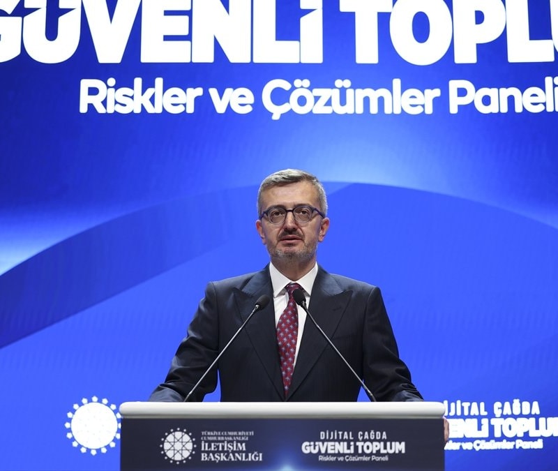 Burhanettin Duran: Siber dünyanın tehlikeleri milli güvenlik ve beka meselesidir