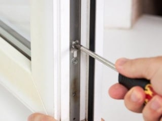 Pencerelerdeki gizli “yaz” ayarı: Isıyı ve gürültüyü dışarıda tutuyor