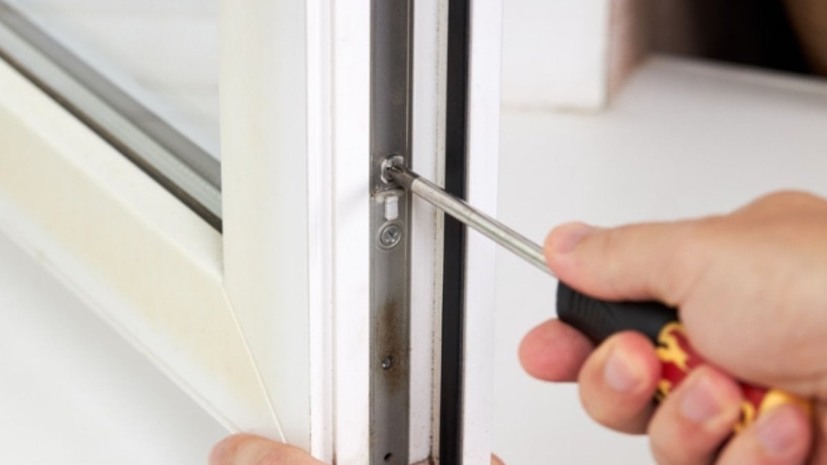 Pencerelerdeki gizli “yaz” ayarı: Isıyı ve gürültüyü dışarıda tutuyor