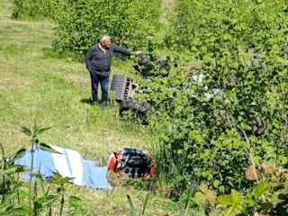 Sakarya'da devrilen traktörün altında kalan emekli polis yaşamını yitirdi