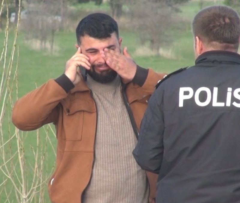 Sivas'ta seyir halindeki otomobil alev aldı