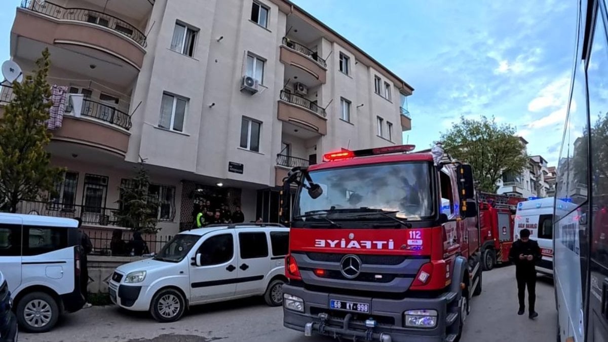 Aksaray'da yemek yaparken elbisesi tutuşan yaşlı kadın can verdi