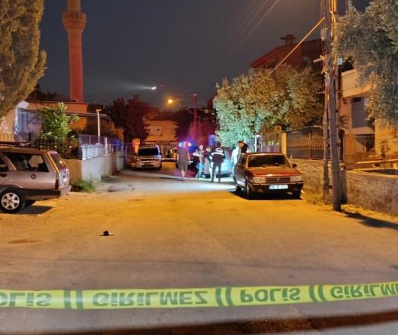 Adana'da komşuların gürültü kavgası kanlı bitti: 5 yaralı