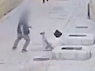 Doğu Kudüs'te fanatik bir Yahudi, rahibeyi darbetti