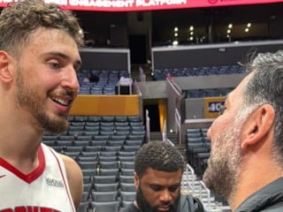 Çocukluk hayaliydi! Berkay Ateş'in NBA pozları