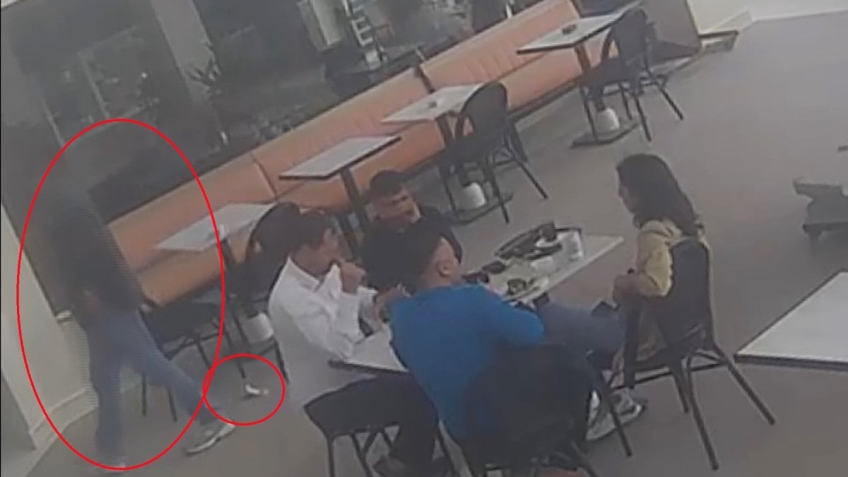 Hatay'da kafede düşürdüğü 7 Bin TL'sini sahilde arayan vatandaşın o anları kamerada