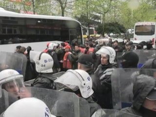 Taksim Meydanı'na yürümek isteyen bir gruba polis müdahale etti