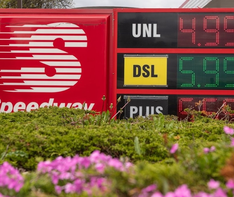 ABD’de akaryakıt krizi derinleşiyor: Benzin 5 doları aştı, ekonomi baskı altında
