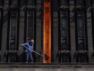 'Fabrikalar kuran fabrika'da 1600 derecelik emek: KARDEMİR işçileri üretimin kalbinde