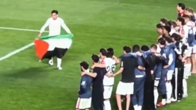 Rayo Vallecanolu futbolcular galibiyeti Filistin bayrağıyla kutladı