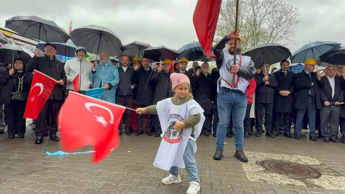 Çocuklar, Zonguldak’taki 1 Mayıs yürüyüşünün simgesi oldu