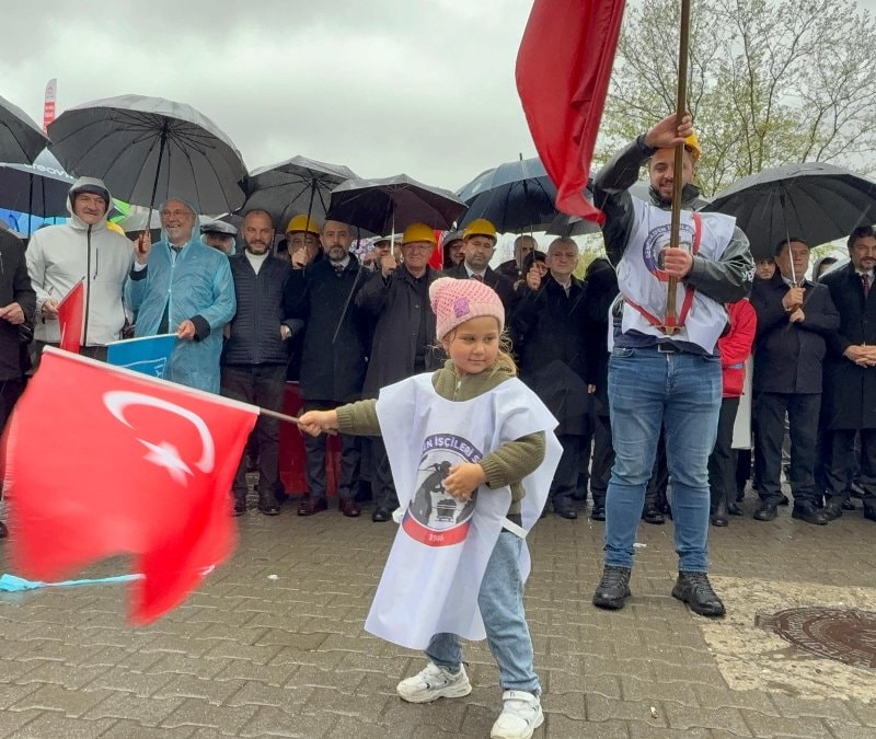 Çocuklar, Zonguldak’taki 1 Mayıs yürüyüşünün simgesi oldu