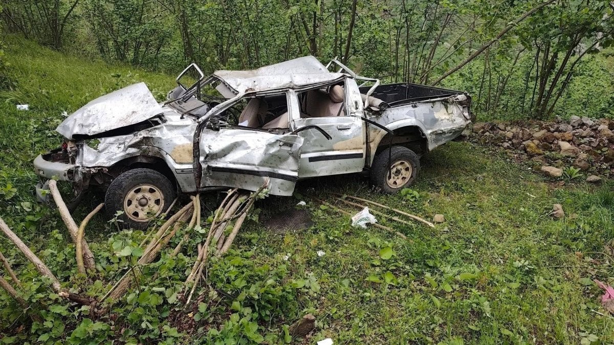 Trabzon’da fındık bahçesine devrilen kamyonetin sürücüsü öldü