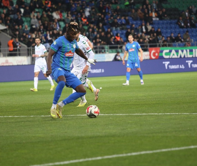 Rizespor, Konyaspor'u yenerek serisini bitirdi