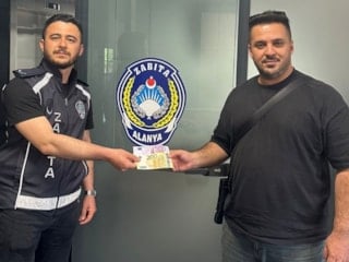 Antalya'da kaybolan 700 euro sahibine ulaştırıldı