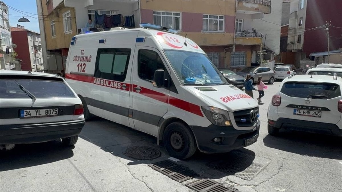 İstanbul'da zamanla yarışan sağlık ekipleri, yanlış park eden araçlara takılıyor