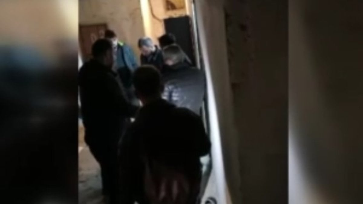 Beyoğlu’nda 64 yıl hapis cezası bulunan firari kömürlükte yakalandı