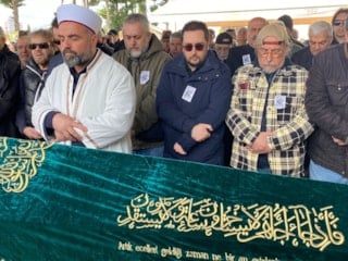 Sanatçı Tülay Özer son yolculuğuna uğurlandı