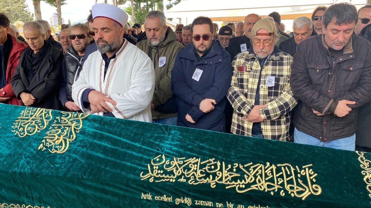 Sanatçı Tülay Özer son yolculuğuna uğurlandı