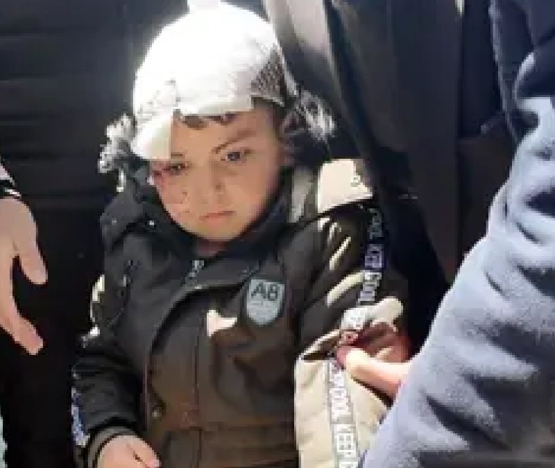 Balıkesir'de 4 yaşındaki Sancar kazada hayatını kaybeden annesine veda etti